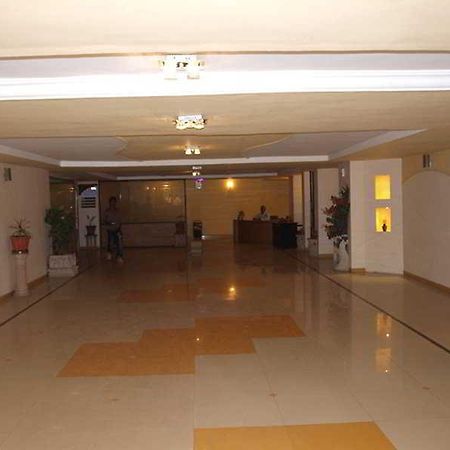 Hotel Maan Residency Ахмедабад Екстер'єр фото